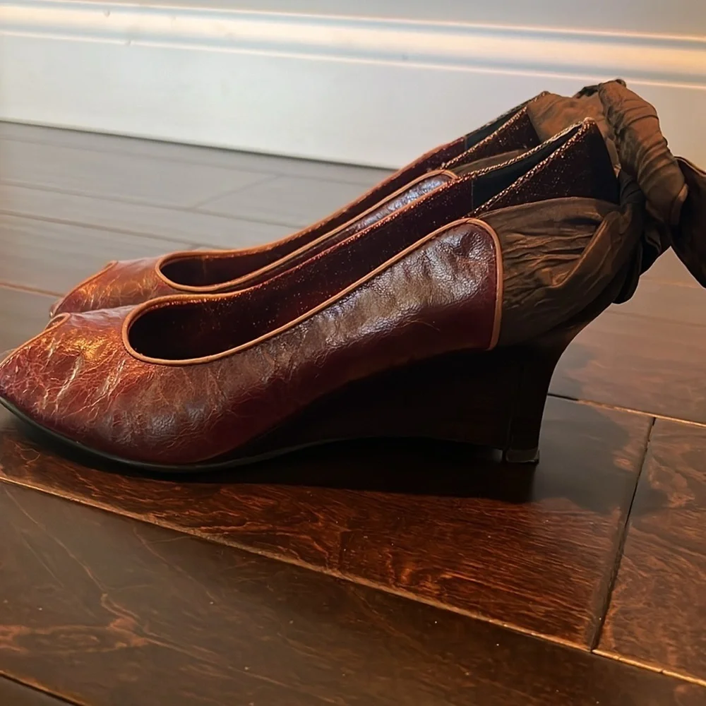 Kenzie wedge 8M